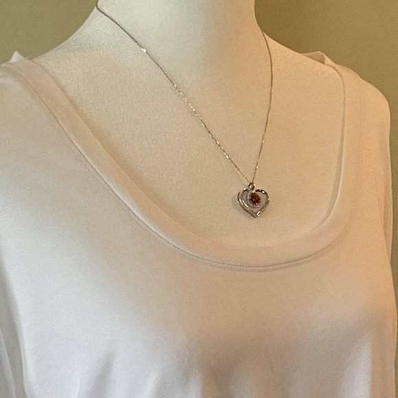 Elegant Sterling Silver Heart Pendant Necklace (NWOT) - Picture 4 of 8